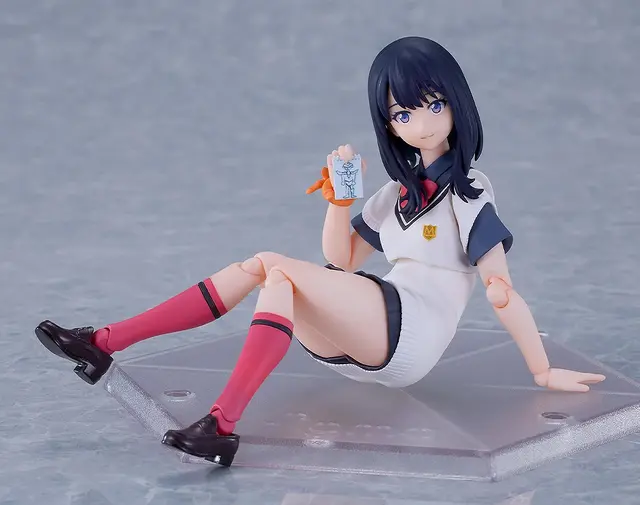 ブランコに座るミニスカ×太ももにドキドキ！「グリッドマン ユニバース」より「宝多六花」の新規アクションフィギュアが予約スタート