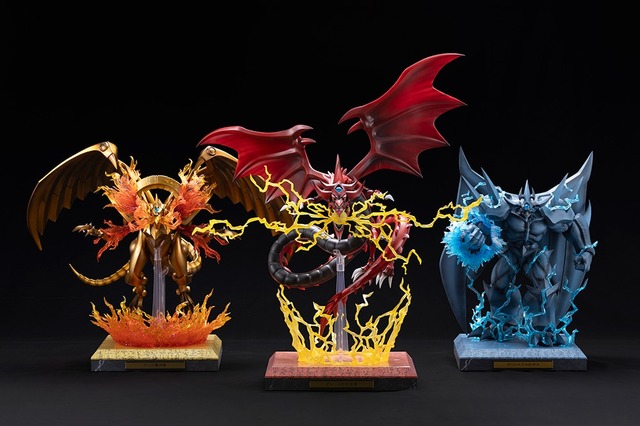 『遊戯王』ラー、オシリス、オベリスクの三幻神が究極の姿で降臨！エフェクトパーツやライトアップ機能搭載専用台座、記憶石版リモコンがセットで商品化