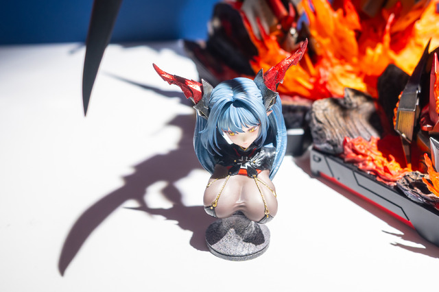 【コスプレ】『アズレン』8周年記念したお祭りが秋葉原で開催！指揮官を沸かせた美女コスプレイヤー、個性あふれる展示が最高すぎた【写真64枚】