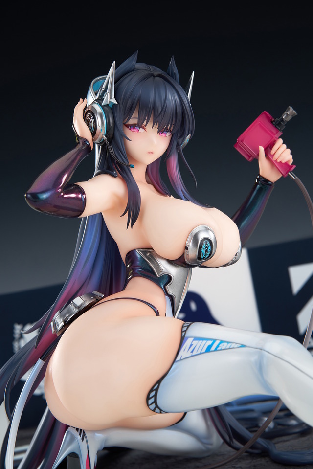 大胆すぎるレースクイーン衣装！『アズレン』より「ストラスブール」が着せ替え「謡精舞うサーキット」の姿で立体化