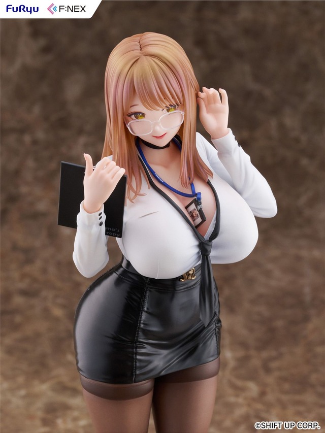ムチムチの太ももとタイツに視線が…『勝利の女神：NIKKE』エマがコスチューム「オフィスセラピー」姿でフィギュア化