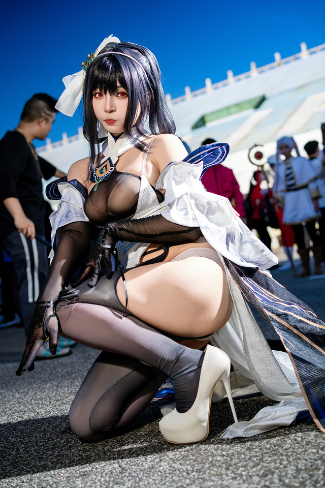 鎮海『アズールレーン』／鶴葵（X：@tsuru_Cosplay、Instagram：tsuru_cos_aoi）【台湾】