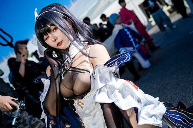 鎮海『アズールレーン』／鶴葵（X：@tsuru_Cosplay、Instagram：tsuru_cos_aoi）【台湾】