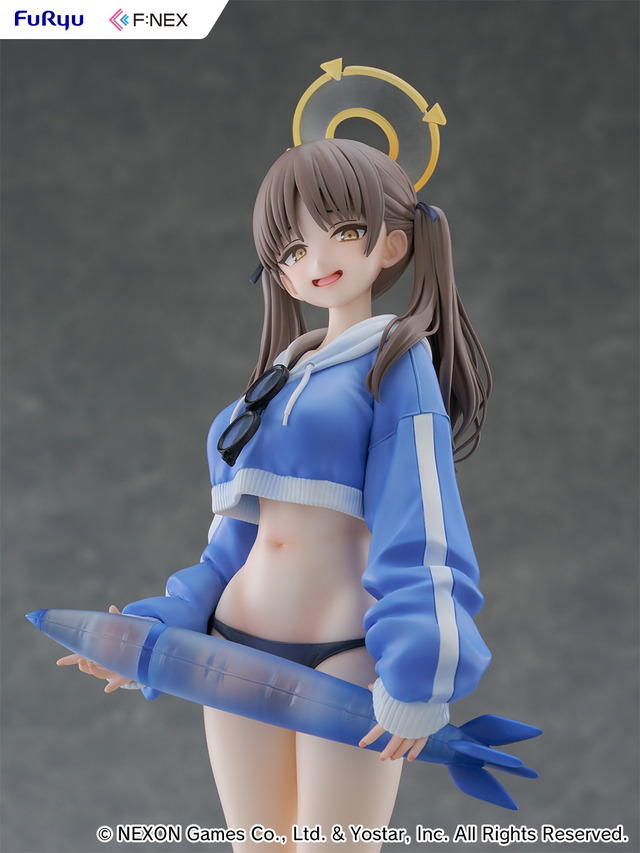 『ブルアカ』から「モエ(水着)」フィギュアが予約受付開始！リアルなシワ表現を施したジャケットなど、魅力を丹念に再現
