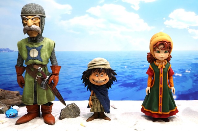 『ドラゴンクエストVII Reimagined』開発に使われた貴重なドールが展示！キービジュ再現のフォトスポットは船に乗ってパーティー気分に【TGS2025】