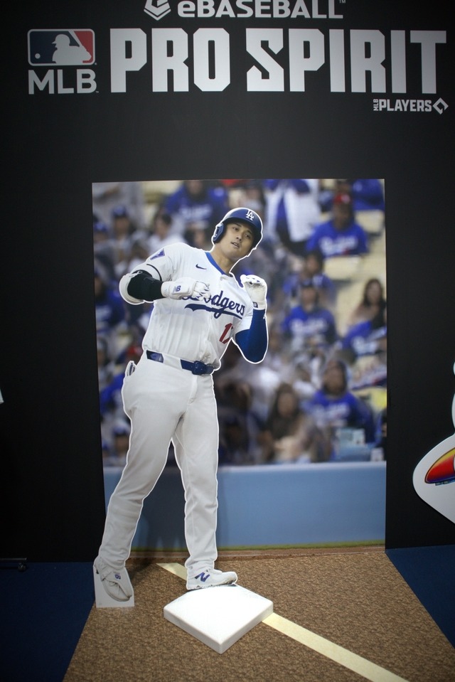 KONAMIブースに大谷翔平選手が降臨！？ 巨大ビジョン＆等身大パネルと記念撮影してみては【TGS2025】