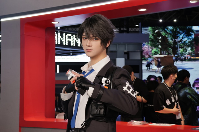 『無限大ANANTA』は車もパクれちゃう“型破りな”オープンワールドRPGだった！超カッチョよくて可愛いコスプレイヤーや巨大なオブジェなど見どころ満載【TGS2025】