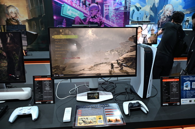 東京ゲームショウ 2025のBenQブースはゲームアートスタイルを鮮明に映し出す最新ゲーミングモニターが主役！猫麦とろろさんのスタイリッシュなパネルもお出迎え【TGS2025】