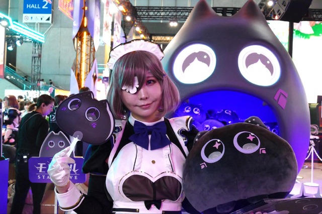 ネットマーブル新作アクションRPG『モンギル：STAR DIVE』ブースは魅力満載！巨大ニャンコやコスプレ、豊富なノベルティがお出迎え