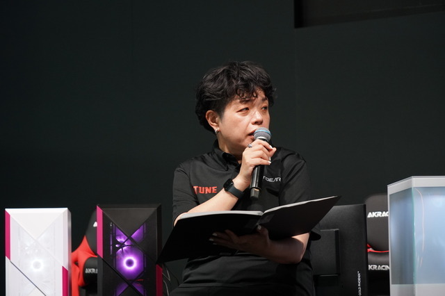 NEXTGEAR新製品発表で開発中の変わり種ケースにびっくり。スモークとクリアを切り替えられるピラーレス―お得な期間限定クーポンも配布中【TGS2025】