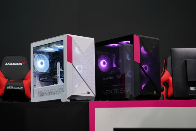 NEXTGEAR新製品発表で開発中の変わり種ケースにびっくり。スモークとクリアを切り替えられるピラーレス―お得な期間限定クーポンも配布中【TGS2025】