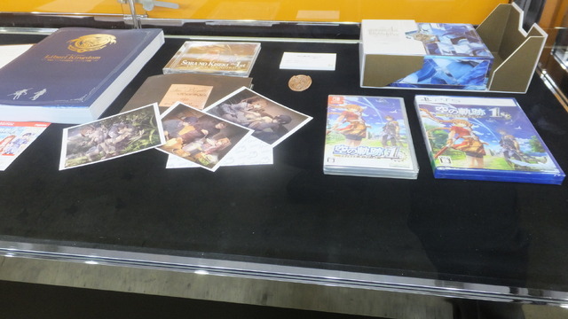 『空の軌跡』登場キャラ“50人超え”の身長差イラストが圧巻！国内メディアも“ほぼ初見”の超貴重アイテムもブースに展示【TGS2025】