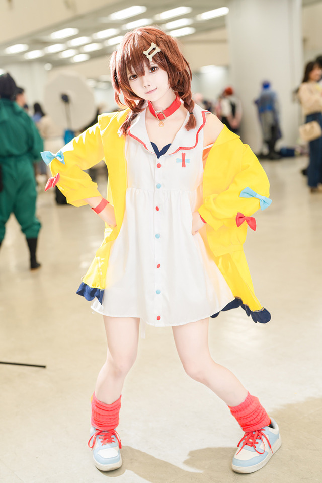 まひな（X：@mahina_cos）　