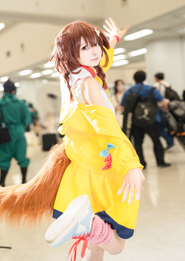 まひな（X：@mahina_cos）　