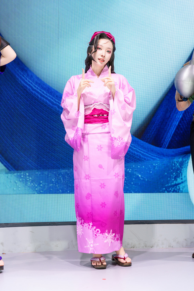 ミア『ホワイトアウト・サバイバル』／宮本桜（X：@sakuracyan_）