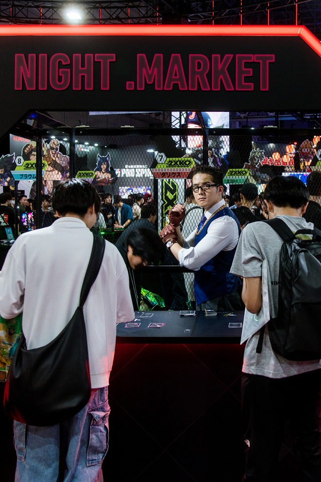 ナイトマーケットの店員『VALORANT』／でれごり（X：@gori_cos）