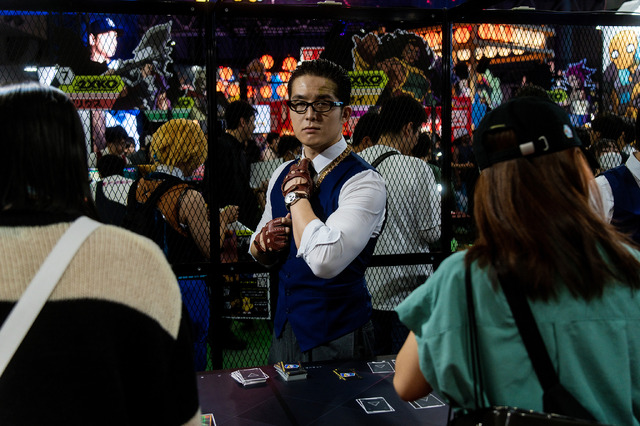 ナイトマーケットの店員『VALORANT』／でれごり（X：@gori_cos）