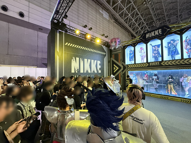 『勝利の女神：NIKKE』ブース