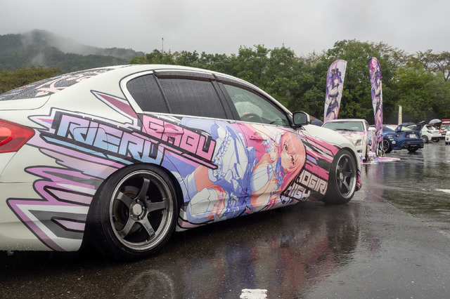 「あおぎり高校」に、Crazy Raccoon所属の人気VTuberまで！水もしたたる痛車まとめ【第九回 天下無双 東西最強痛車決戦 フォトレポ】