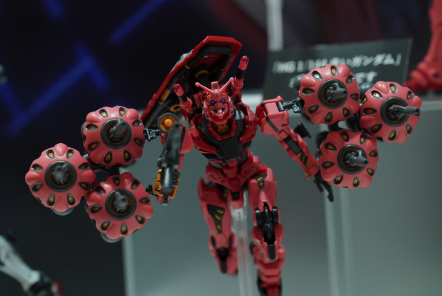 「機動戦士ガンダム ジークアクス」新作ガンプラ「HGハンブラビ」発表！「BANDAI SPIRITS」ブースでジオン脅威のMS群が一挙展示【イベントレポート】