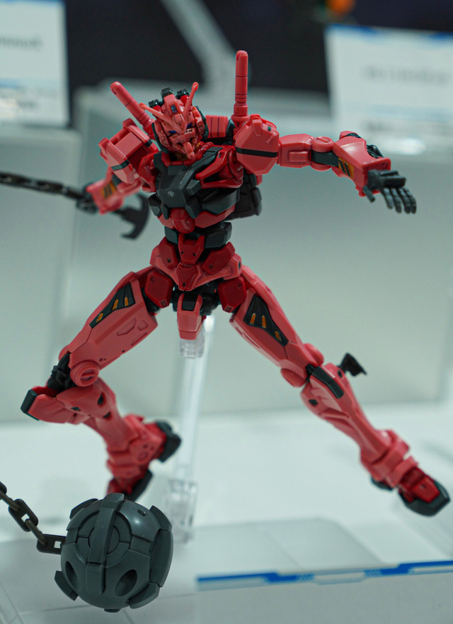 「機動戦士ガンダム ジークアクス」新作ガンプラ「HGハンブラビ」発表！「BANDAI SPIRITS」ブースでジオン脅威のMS群が一挙展示【イベントレポート】