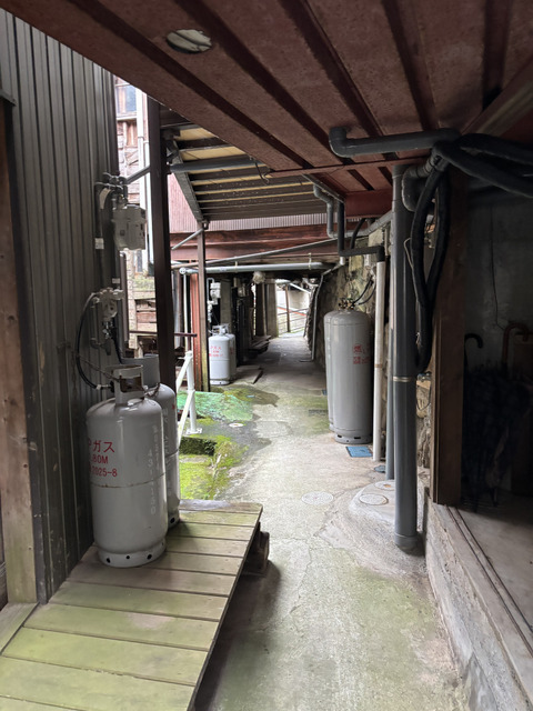 『SILENT HILL f』の舞台を聖地巡礼してみた―ゲームの世界まんまの昭和レトロな「筋骨めぐり」に大興奮！Steam Deckで遊ぶ“最適プレイスポット”も探してみたぞ【前編】