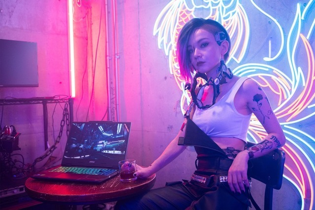 MSIゲーミングノート「Cyborg 15/17 B2RW」×『サイバーパンク2077』で叶える、本物の“没入（ジャック・イン）”。最高のプレイ環境で、コスプレイヤーと共にナイトシティを駆けてきた