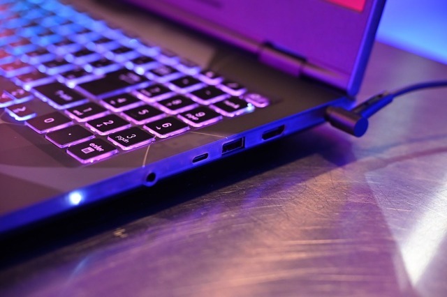 MSIゲーミングノート「Cyborg 15/17 B2RW」×『サイバーパンク2077』で叶える、本物の“没入（ジャック・イン）”。最高のプレイ環境で、コスプレイヤーと共にナイトシティを駆けてきた