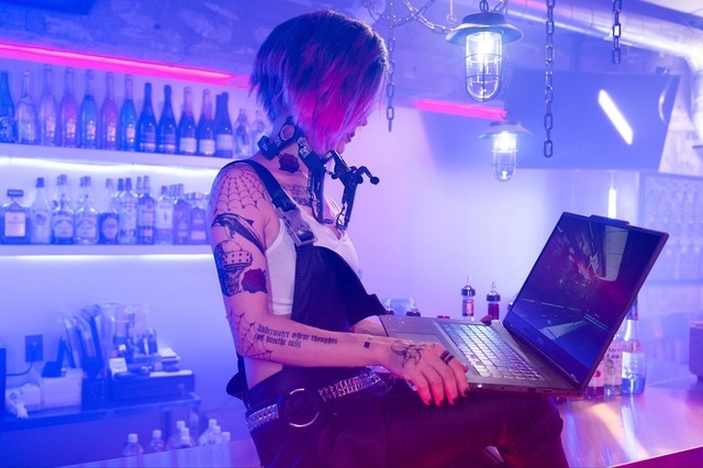 MSIゲーミングノート「Cyborg 15/17 B2RW」×『サイバーパンク2077』で叶える、本物の“没入（ジャック・イン）”。最高のプレイ環境で、コスプレイヤーと共にナイトシティを駆けてきた