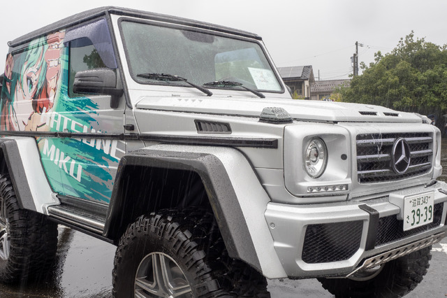 ベンツやレクサス、往年のスポーツカーまで集結！雨に負けじと会場を盛り上げた痛車まとめ【第九回 天下無双 東西最強痛車決戦 フォトレポ】