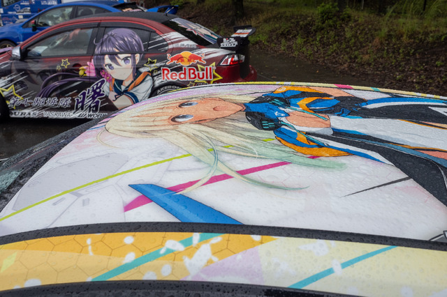 ベンツやレクサス、往年のスポーツカーまで集結！雨に負けじと会場を盛り上げた痛車まとめ【第九回 天下無双 東西最強痛車決戦 フォトレポ】