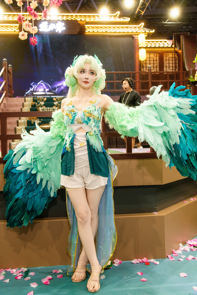 『逆水寒』／葵花花花儿（X：@TuanVu942048）【中国】