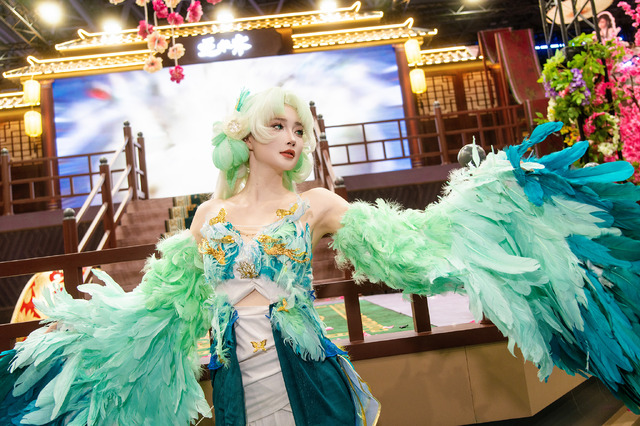 『逆水寒』／葵花花花儿（X：@TuanVu942048）【中国】