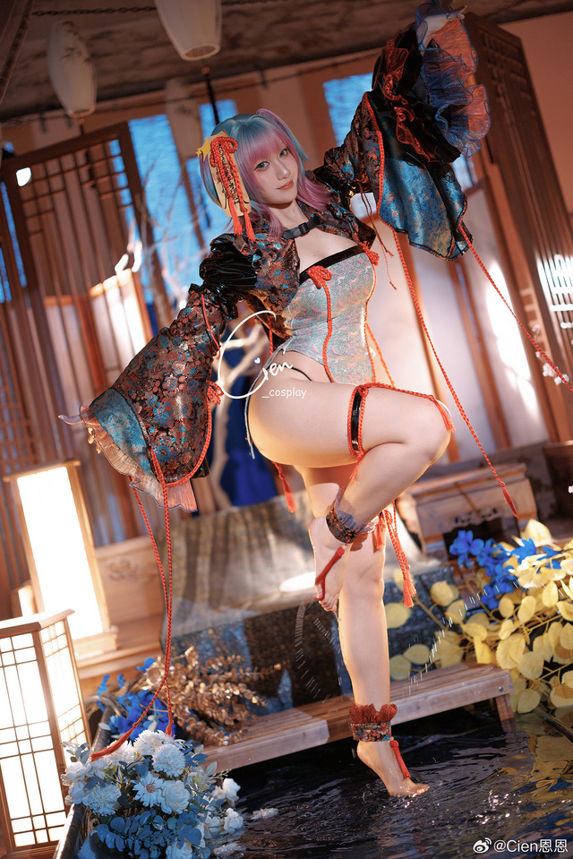 信濃（同人衣装）『アズールレーン』／Cien恩恩（Twitter：@Cien_jiangsien、Weibo：Cien恩恩）