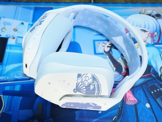 これは“綾華推し”にとって最高の神器かもしれない―「ロジクールG」×『原神』コラボのキーボード&ヘッドセット“神里綾華特別モデル”を触ってみた！