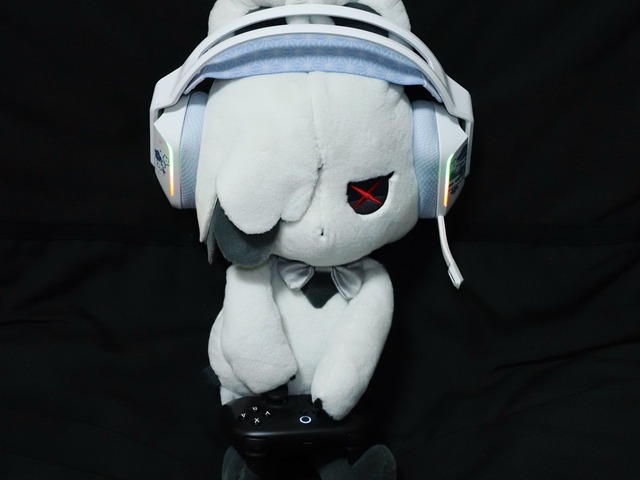 これは“綾華推し”にとって最高の神器かもしれない―「ロジクールG」×『原神』コラボのキーボード&ヘッドセット“神里綾華特別モデル”を触ってみた！