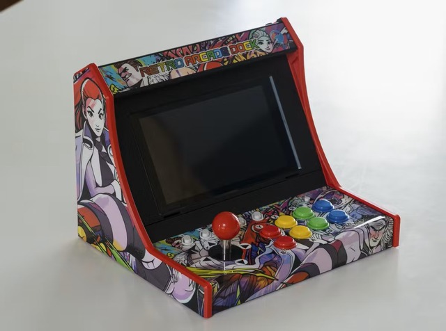 スイッチがアーケード筐体に早変わり！？自宅でゲーセン気分が味わえる「レトロアーケードドック」、クラファン開始4分で目標金額達成