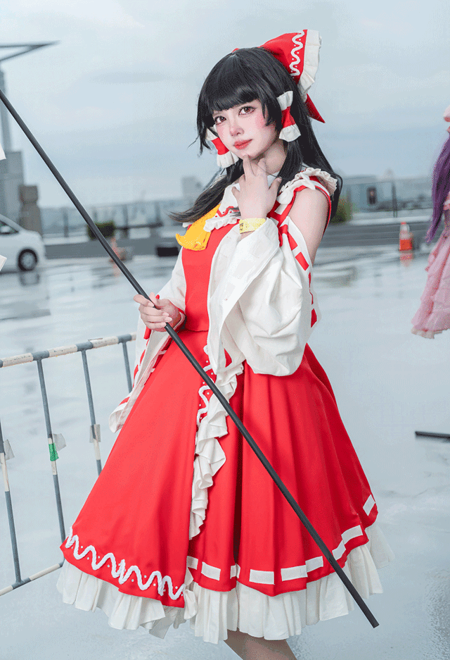 博麗霊夢／東雲まりあ（X：@Usamochi_love）