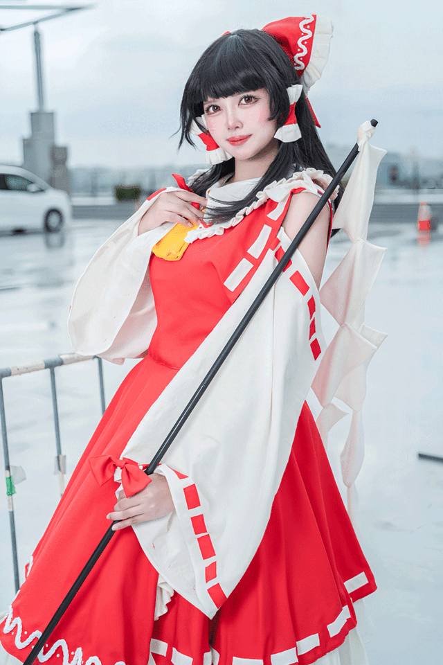 博麗霊夢／東雲まりあ（X：@Usamochi_love）