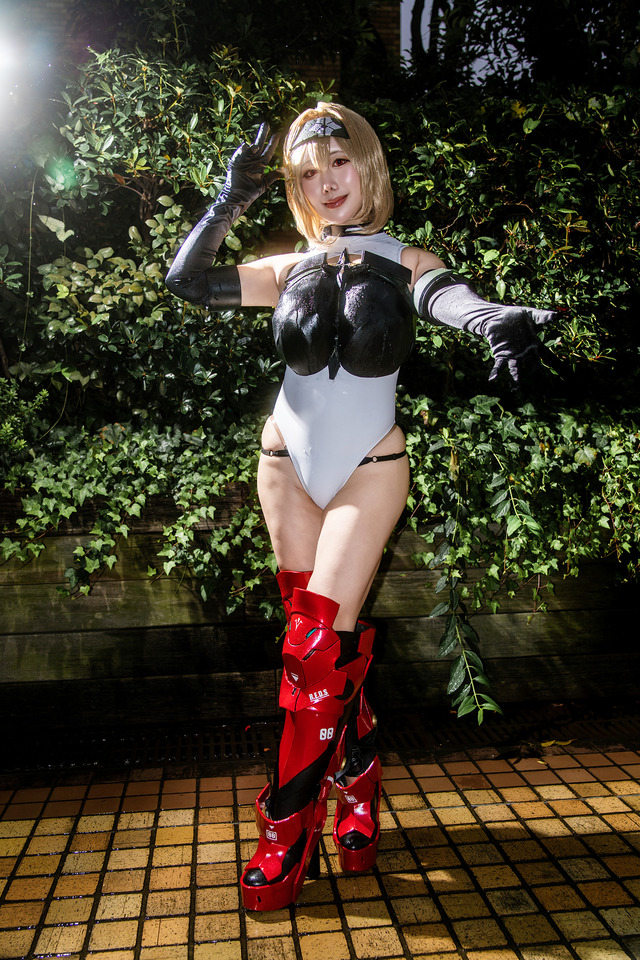 レッドシューズ『勝利の女神：NIKKE』／鳥海かう（X：@kau_toriumi）