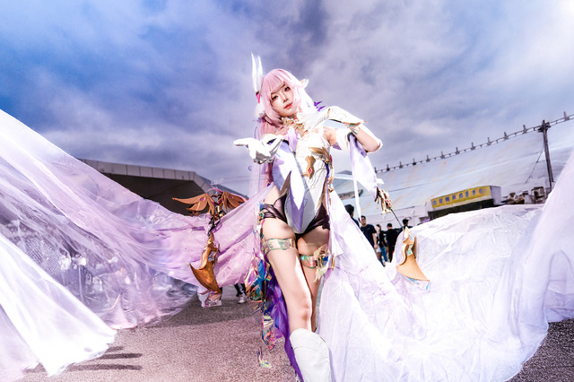 エリシア『崩壊3rd』／四巫日モミ（Instagram：momihi__444、X：@momihi__44）【台湾】