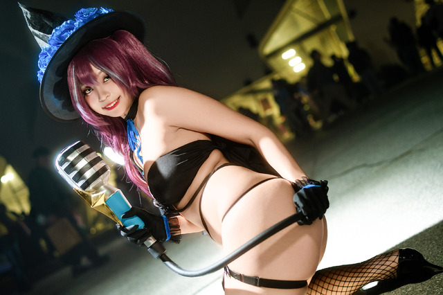 阿古屋真珠（eeo Store 池袋本店コラボ衣装）「魔法少女にあこがれて」／Kadorin 仁美（Instagram：kadorin.hitomi）【タイ】