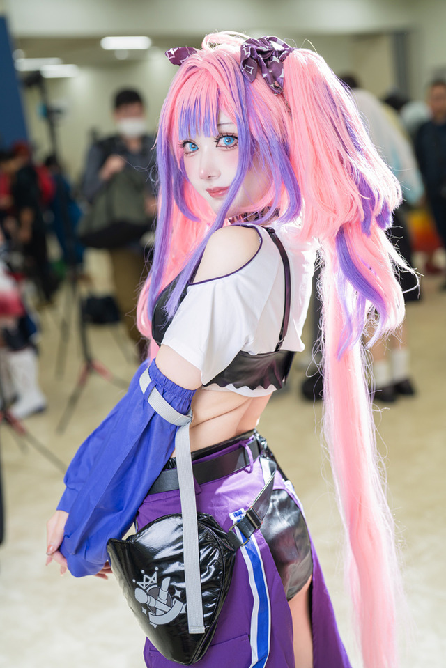 綺々羅々ヴィヴィ「ホロライブ」／壱村 あん（X：@ancho_cos）