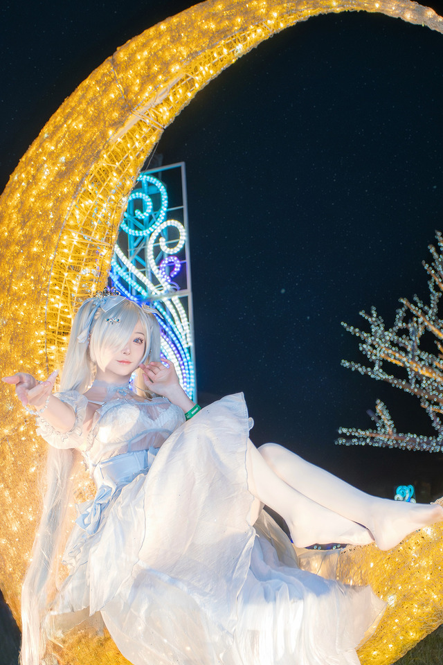 シンデレラ／りょうら（X：@ryoracos）、撮影：null（X：@Null_Niente）