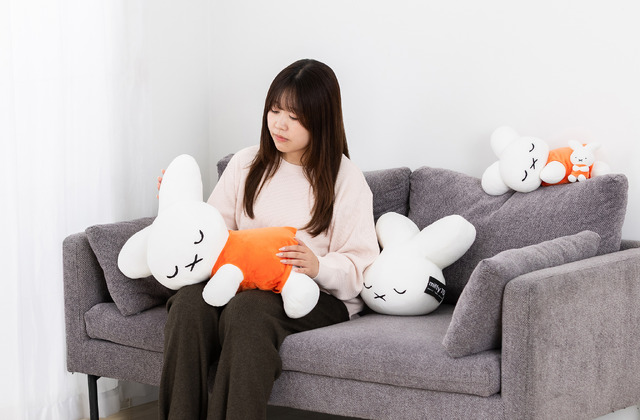 「ミッフィー」誕生70周年を記念した特大ぬいぐるみが発売決定！すやすや寝ている姿が可愛い