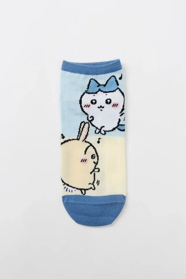 「ちいかわ」たちのトイレシーンがシュールで可愛い！インパクト抜群のソックス新商品デザイン全8種ラインナップ