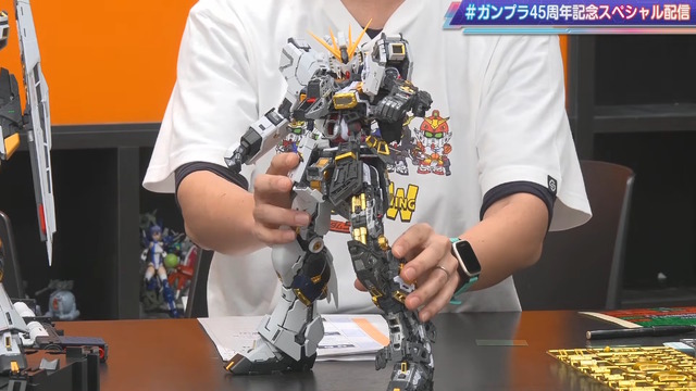 究極のガンプラ「PG UNLEASHED 1/60 νガンダム」パッケージ画像初公開！めっちゃデカい…実際の箱サイズもお披露目