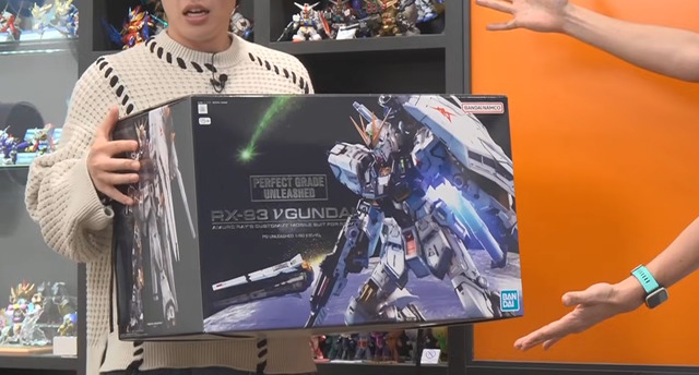 究極のガンプラ「PG UNLEASHED 1/60 νガンダム」パッケージ画像初公開！めっちゃデカい…実際の箱サイズもお披露目