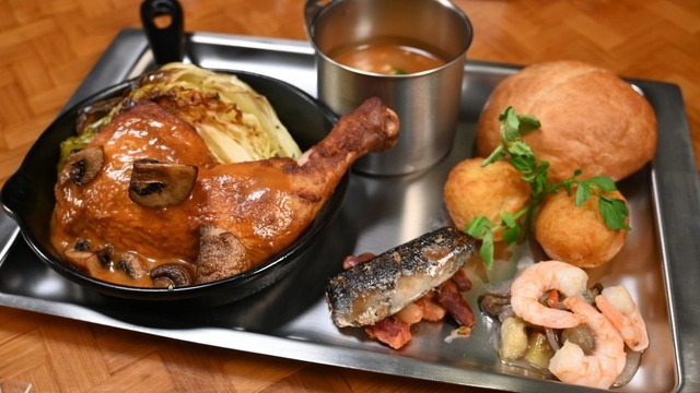 「USJでモリバーたちが宴を開きたがっています！」とろ～りクファナチーズも再現された焚き火料理が味わえるコラボイベント「モンハンワイルズ モリバーの宴」をレポート！