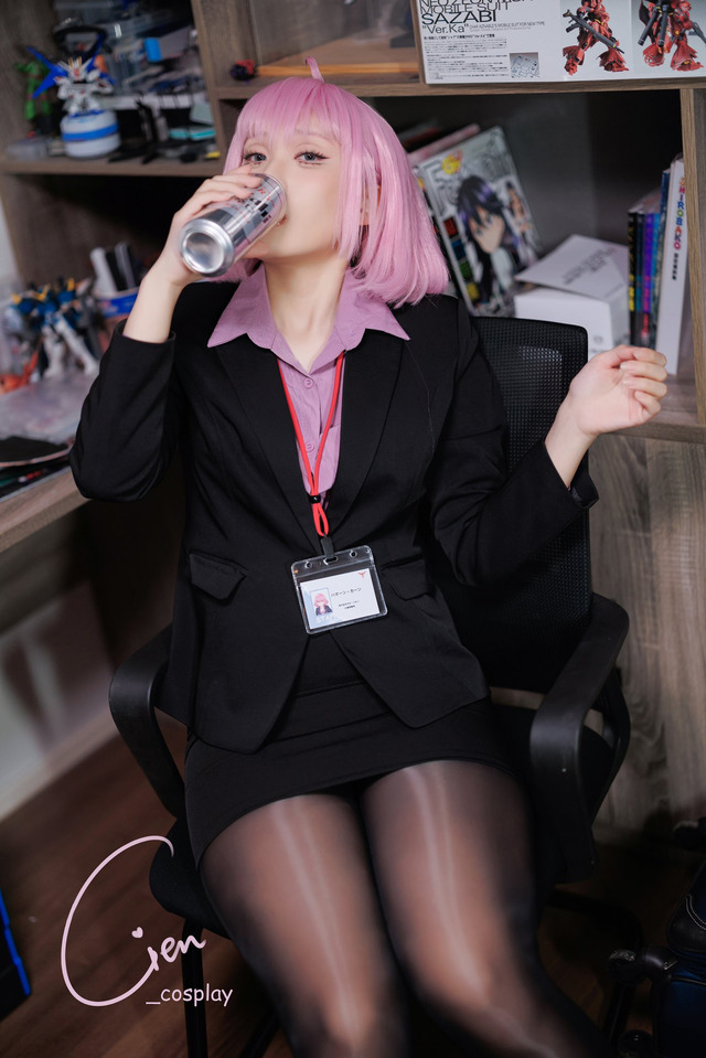 ハマーン・カーン「アラサーolハマーン様」／Cien恩恩（X：@Cien_jiangsien、Weibo：Cien恩恩）